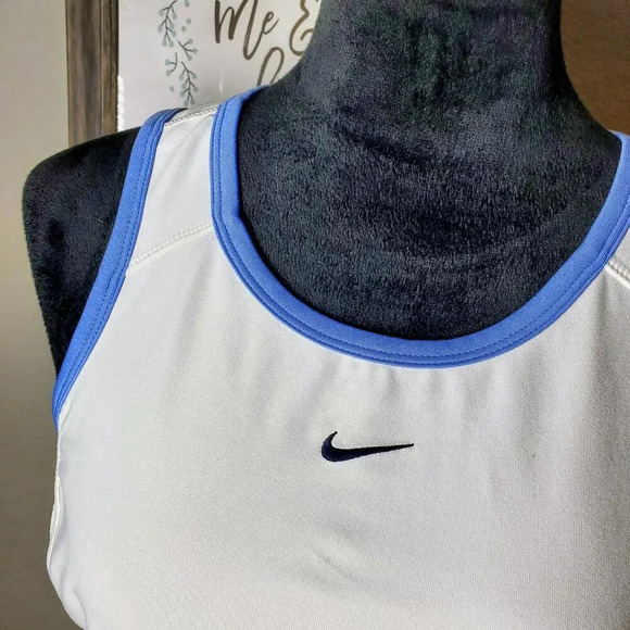 Nike Dri-Fit Women's Workout Tank Top Size Medium White and Blue NWOT - Picture 6 of 11